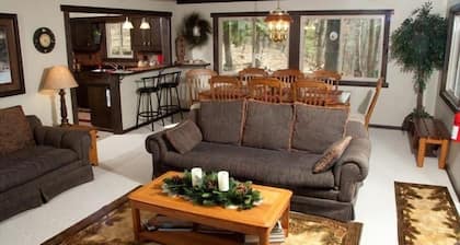 17 Acres of Northwoods Beauty with Direct Access to Trails - Anderson Lake Lodge