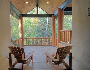 Property grounds - Luxury Mountain Home. Hot Tub, 6 Bedrooms, 5.5 Bath, Theater, Steam Rm, Sauna (Sundance)