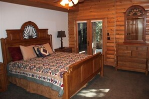 6 bedrooms, desk, iron/ironing board, travel cot - Luxury Mountain Home. Hot Tub, 6 Bedrooms, 5.5 Bath, Theater, Steam Rm, Sauna (Sundance)