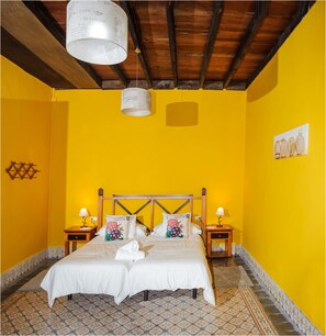 Basic Double Room, 2 Single Beds (Arango)