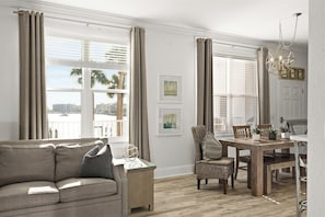 Smart TV, books - Two King Suites • Waterfront • Pool • 5-Minute Walk to Beach • Free Parking! (Clearwater)