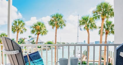 Walk Everywhere • 2 King Suites • Harbor Views • Heated Pool • Beach Gear