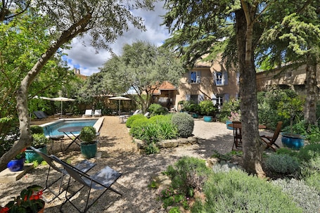 Extérieur. Le Jardin de Mazan