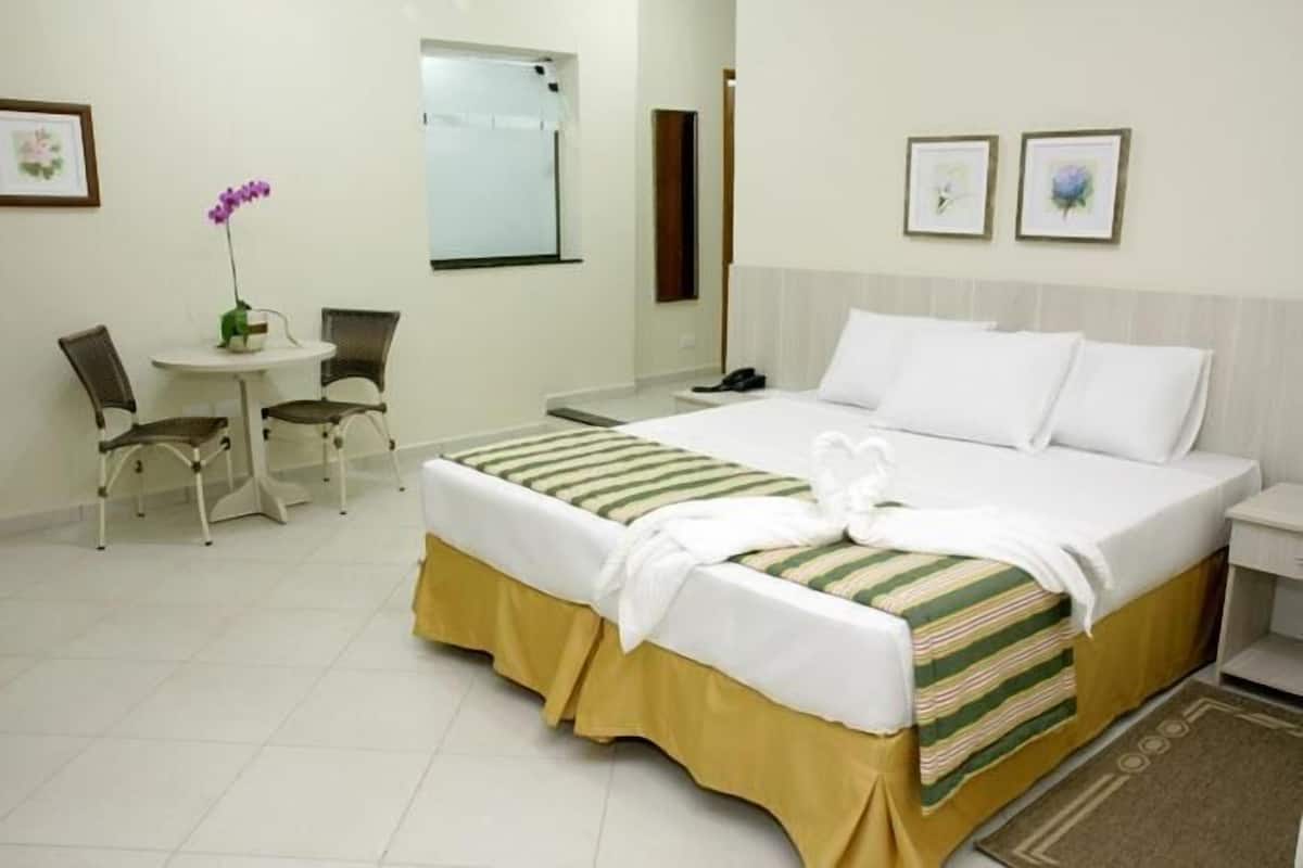 In-room safe, blackout curtains, free WiFi, bed sheets
