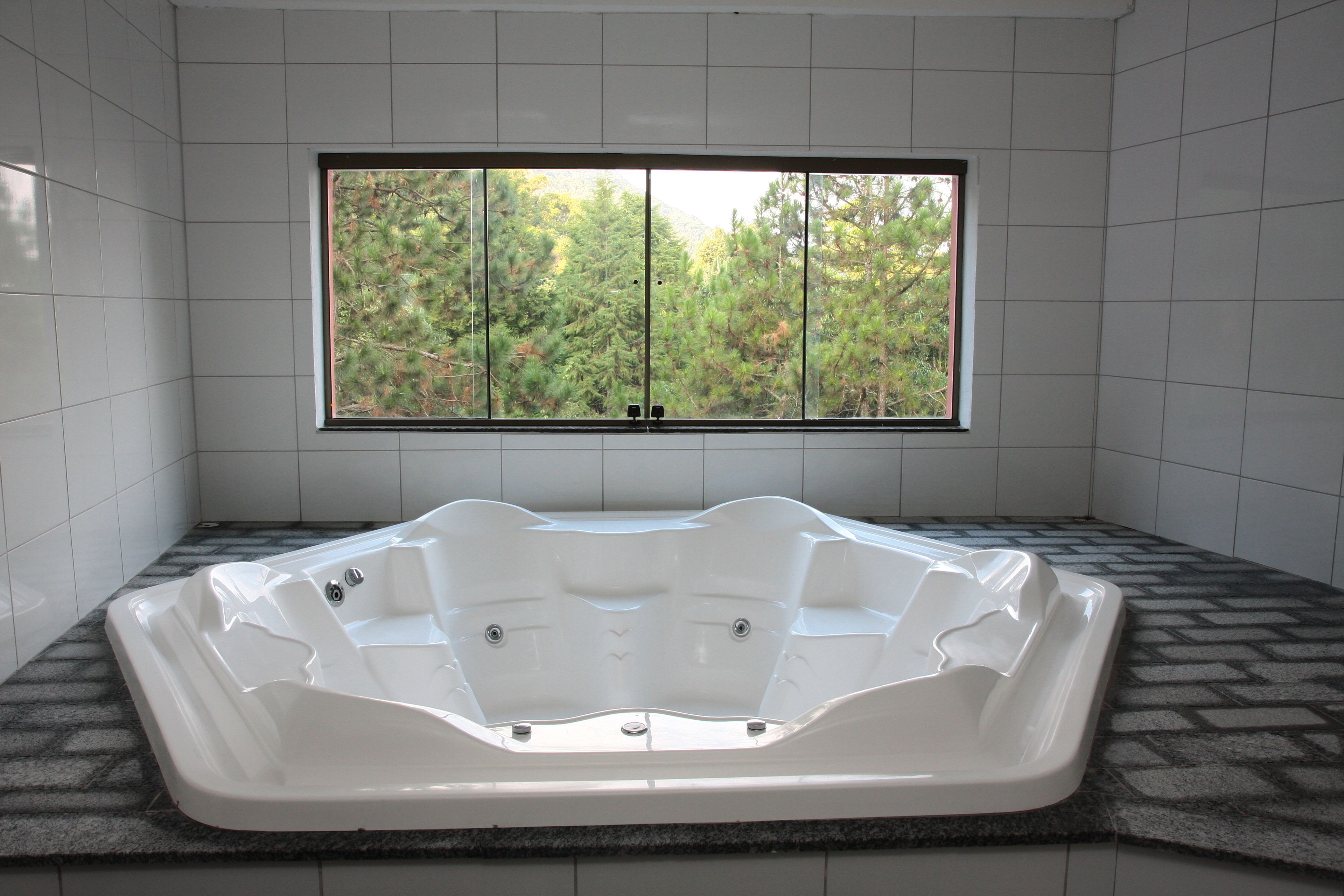 indoor spa tub