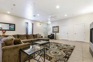 TV, fireplace