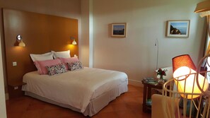 1 chambre, literie de qualité supérieure, décoration personnalisée