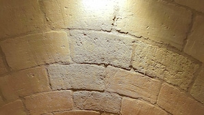 A spiral staircase with a stone wall and a wooden handrail. - L'escale de Bel Air (Gauriac)