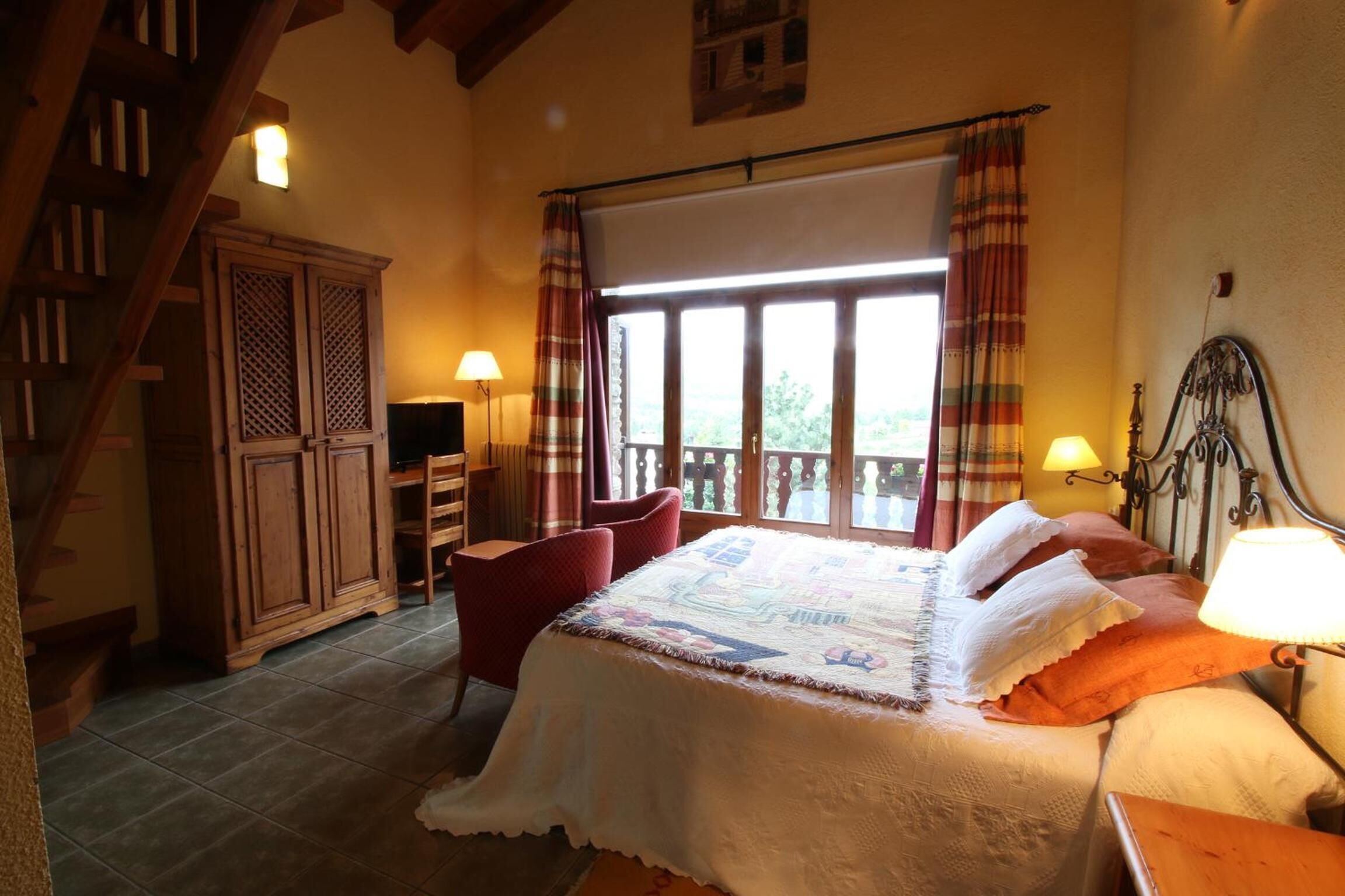 1 bedroom, premium bedding, minibar, desk