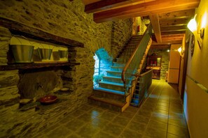 Interior - Mas D'en Roqueta (Montferrer I Castellbo)