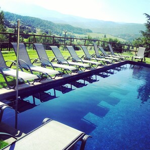 Seasonal outdoor pool - Mas D'en Roqueta (Montferrer I Castellbo)