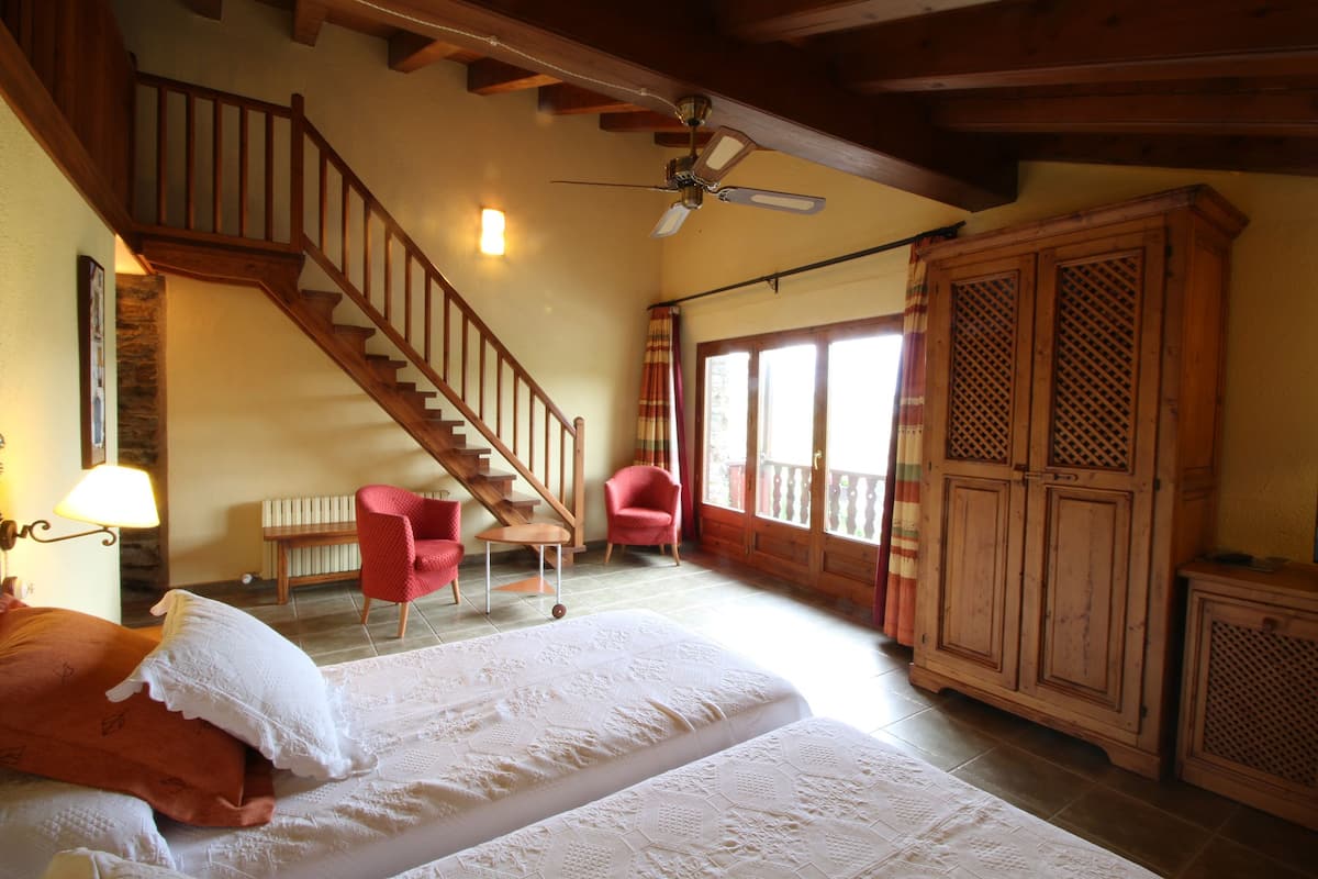 double room | 1 bedroom, premium bedding, minibar, desk