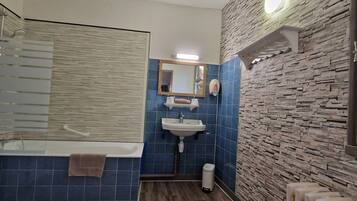 Family Room | Bathroom | Hair dryer, towels