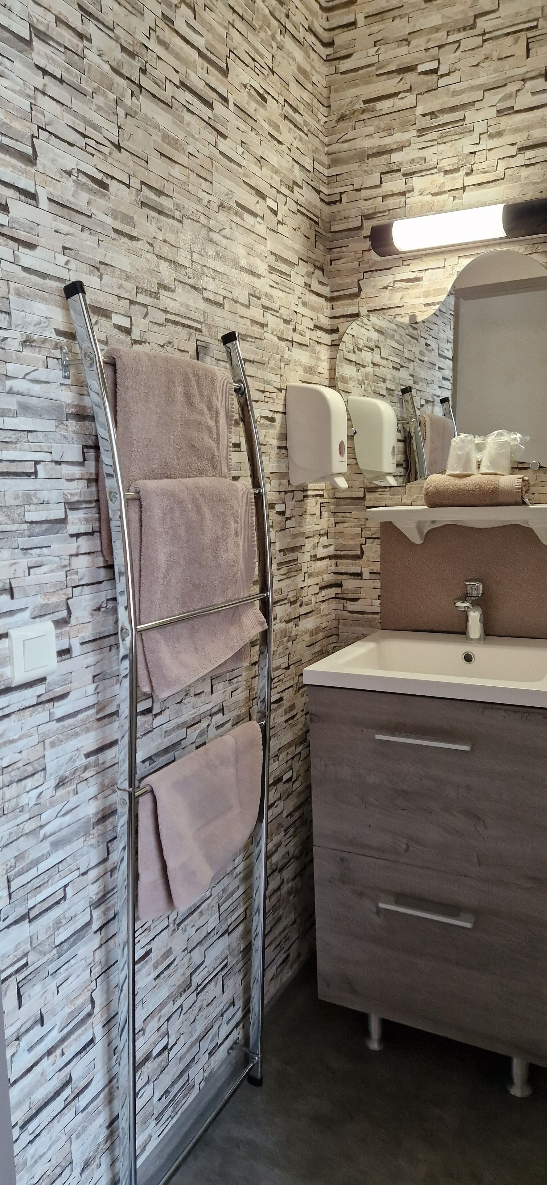 Habitación doble | Baño | Secador de pelo y toallas