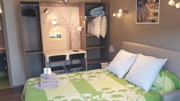 雙人房 | 書桌、熨斗/熨衣板、搖籃/嬰兒床、折疊床/加床