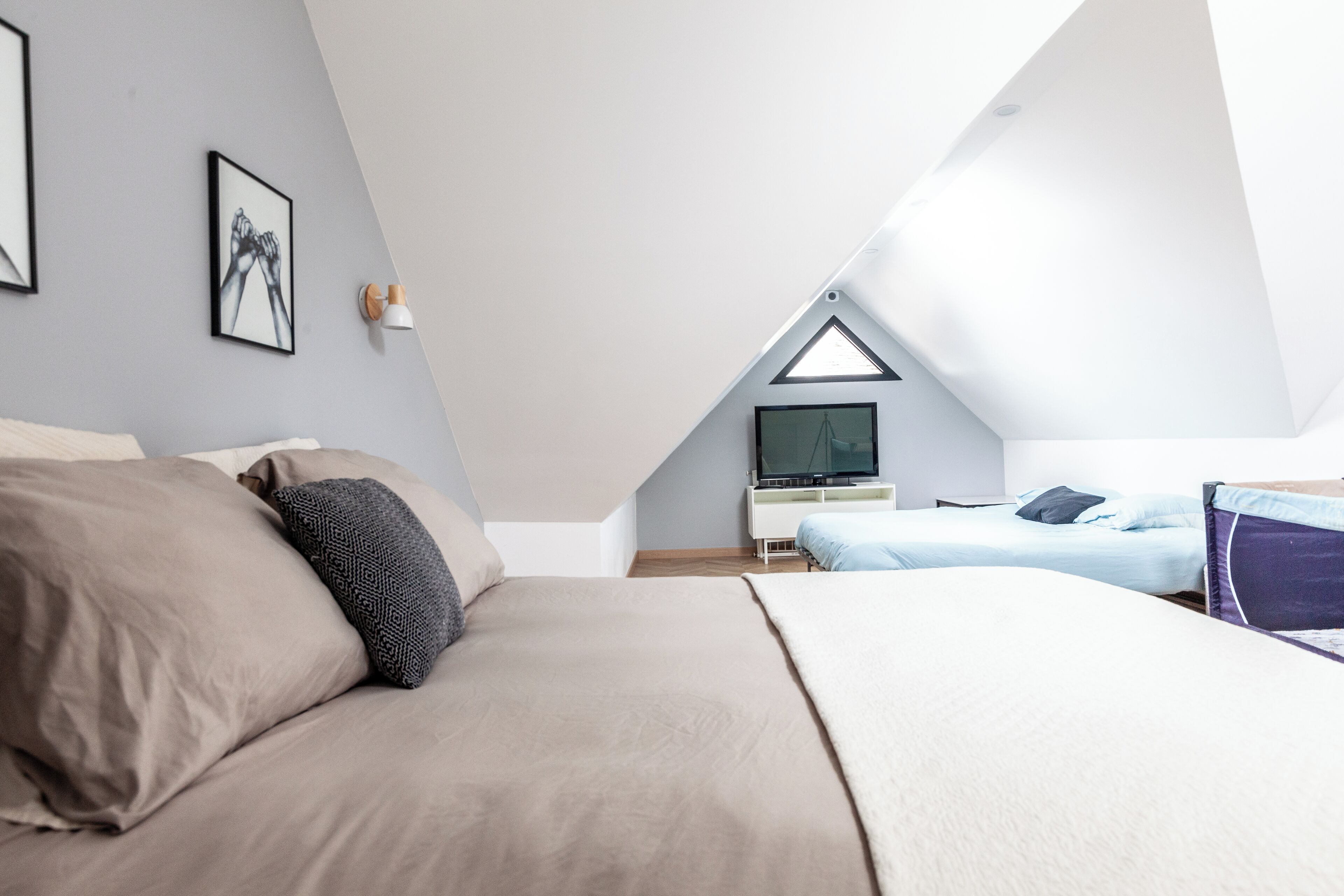 Travertin | 1 ห้องนอน, ผ้าม่านกันแสง, ห้องเก็บเสียง, เตารีด/โต๊ะรีดผ้า