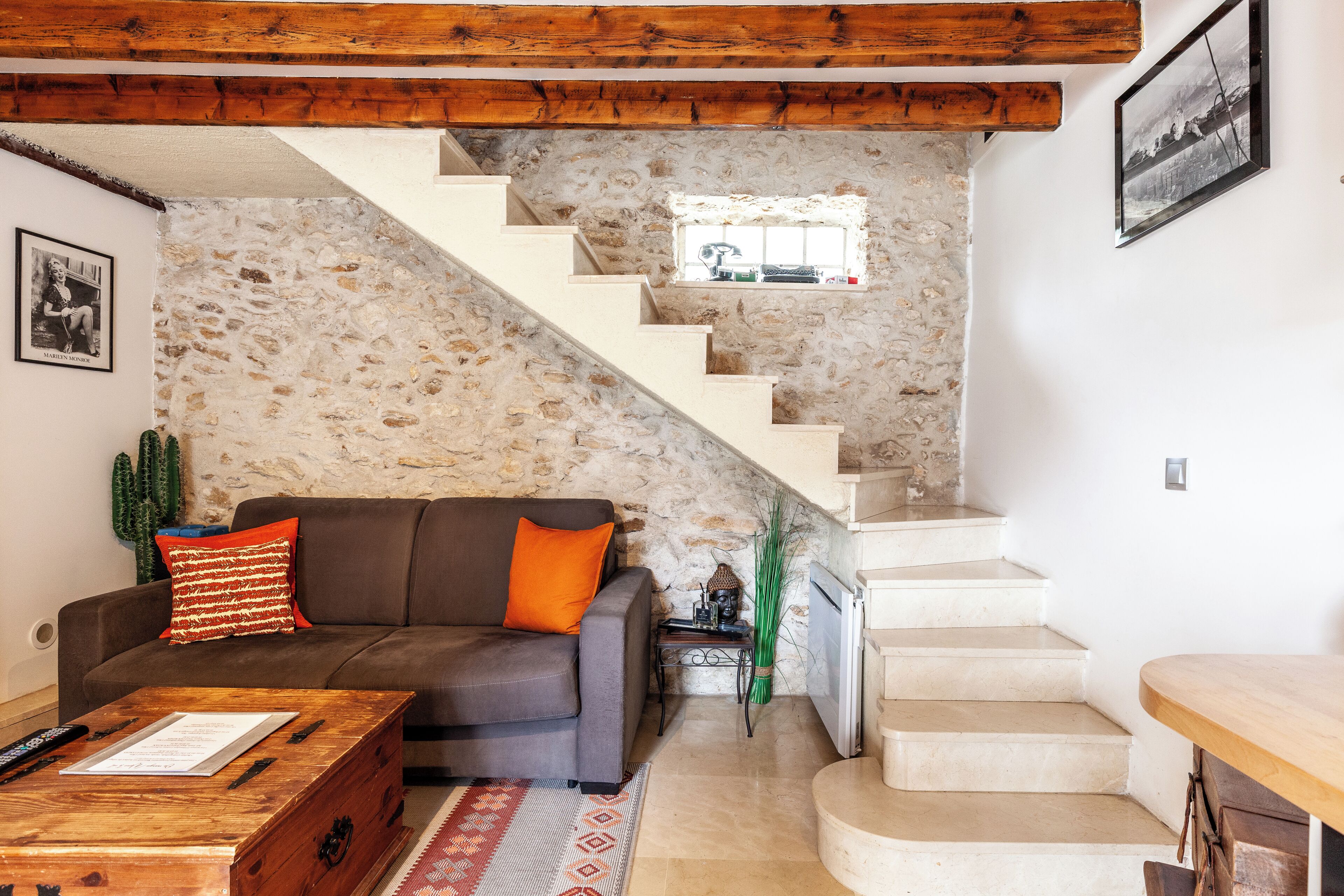 ルーム | リビング エリア | 薄型テレビ