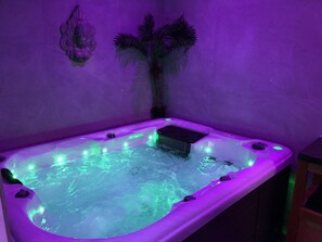 Love Room Ô plaisirs charnels | Privat boblebad