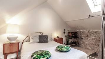 Room | 1 bedroom, blackout drapes, soundproofing, iron/ironing board