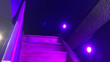 Love Room Ô plaisirs charnels | 1 quarto, cortinas blackout, quartos à prova de som