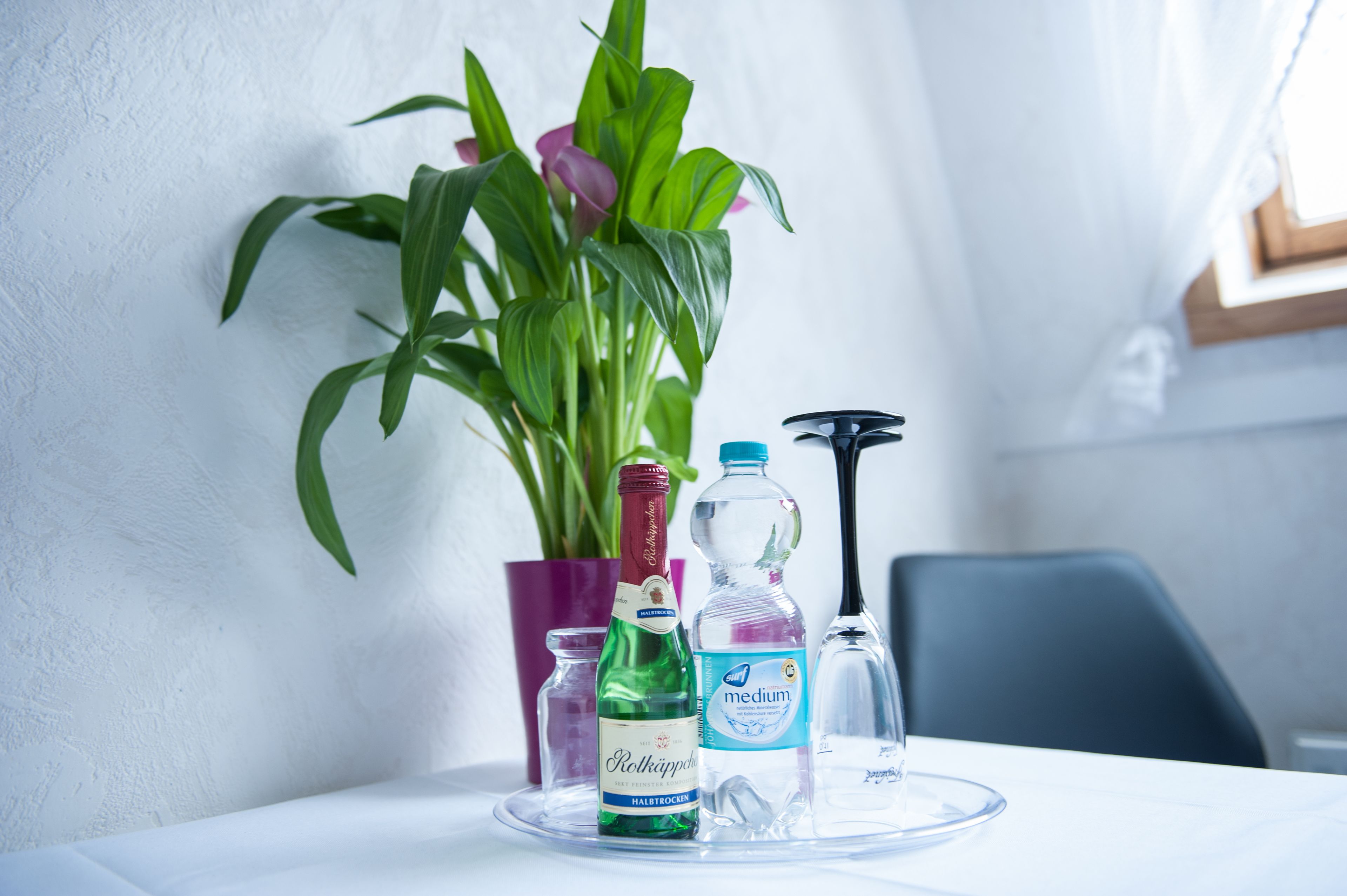 comfort double room, 1 queen bed | 1 bedroom, in-room safe, individually decorated, free wifi