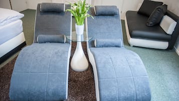 Superior appartement, meerdere bedden, koelkast | Een kluis op de kamer, individueel gedecoreerd, gratis wifi