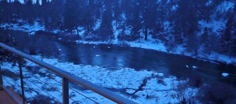 Riverfront straordinario Partenza Avanti per mountain bike, escursionismo e pesca
