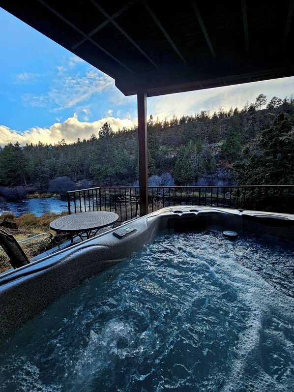 Bañera de hidromasaje al aire libre