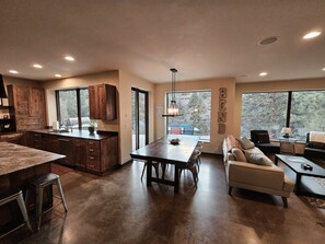 Interior - Bend River Retreat (Bend)