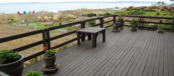 Rare Find - Waterfront Beal Beach House-Private Beach/Majestic View