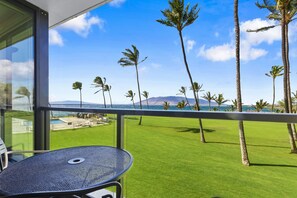 Property grounds - Oceanfront Maui Condo | A/C | Pool | Steps to Keawakapu Beach (KIHEI)