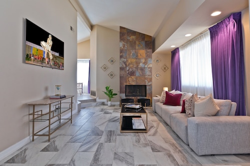 TOTAL RELAXATION BEAUTIFUL HOUSE WITH POOL & SPA & MOUNTAIN VIEW & PRIVATE AREA