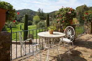 Café da manhã, almoço e jantar; culinária local 