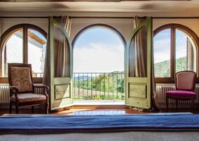 Suite, Sea View | Desk, blackout drapes, iron/ironing board, free WiFi