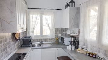 Double Room, 2 Bedrooms, City View | Private kitchen | Full-size fridge, oven, stovetop, coffee/tea maker