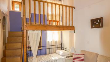 Herbergi með tvíbreiðu rúmi - 2 svefnherbergi - borgarsýn | Stofa | Flatskjársjónvarp, Netflix