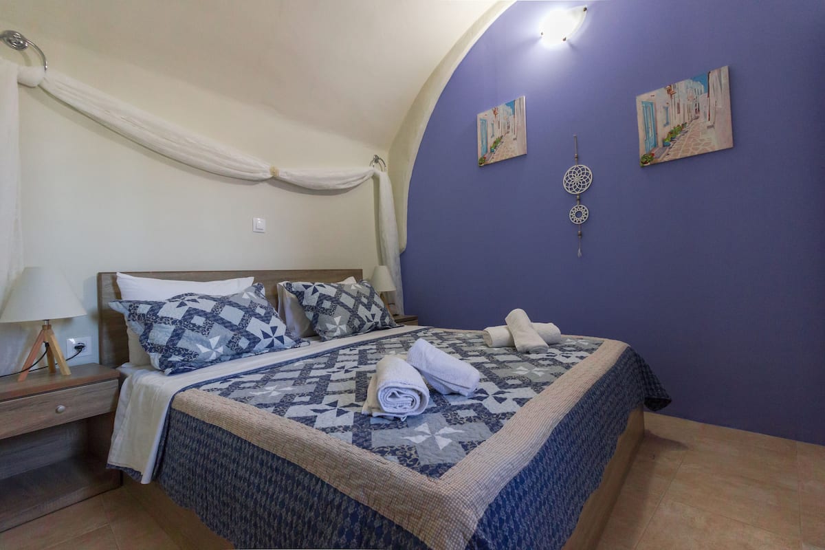 Double Room, 2 Bedrooms, City View | 1 bedroom, in-room safe, desk, iron/ironing board