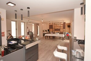 Free daily buffet breakfast - Hotel Perpoin (Saluzzo)