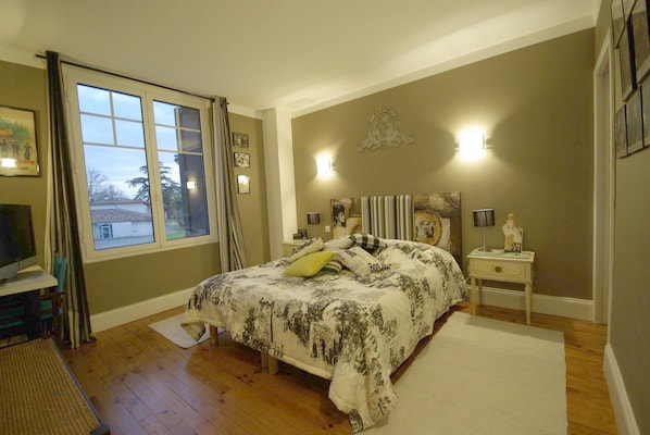 Chambre double (Cinema) | Décor unique, ameublement unique, accÚs au Wi-Fi (inclus)