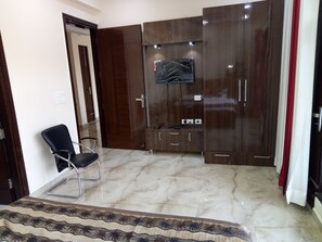 ฝักบัว, ของใช้ในห้องน้ำฟรี