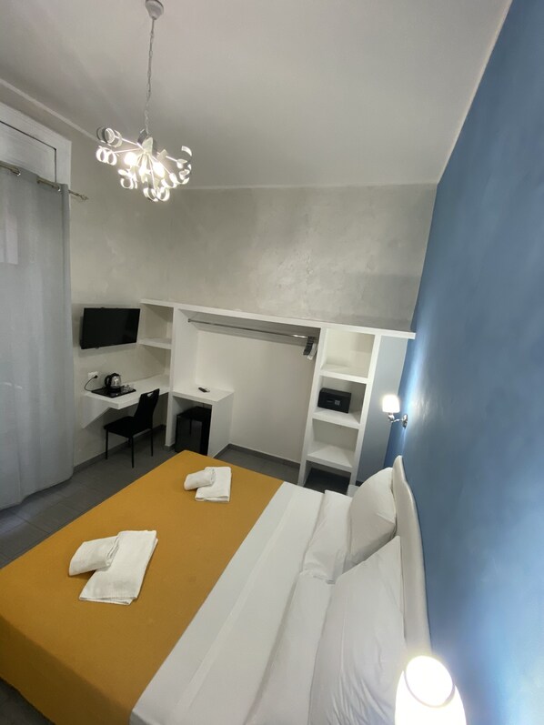Chambre Deluxe Double ou avec lits jumeaux, salle de bains privée | Literie de qualité supérieure, minibar, coffres-forts dans les chambres