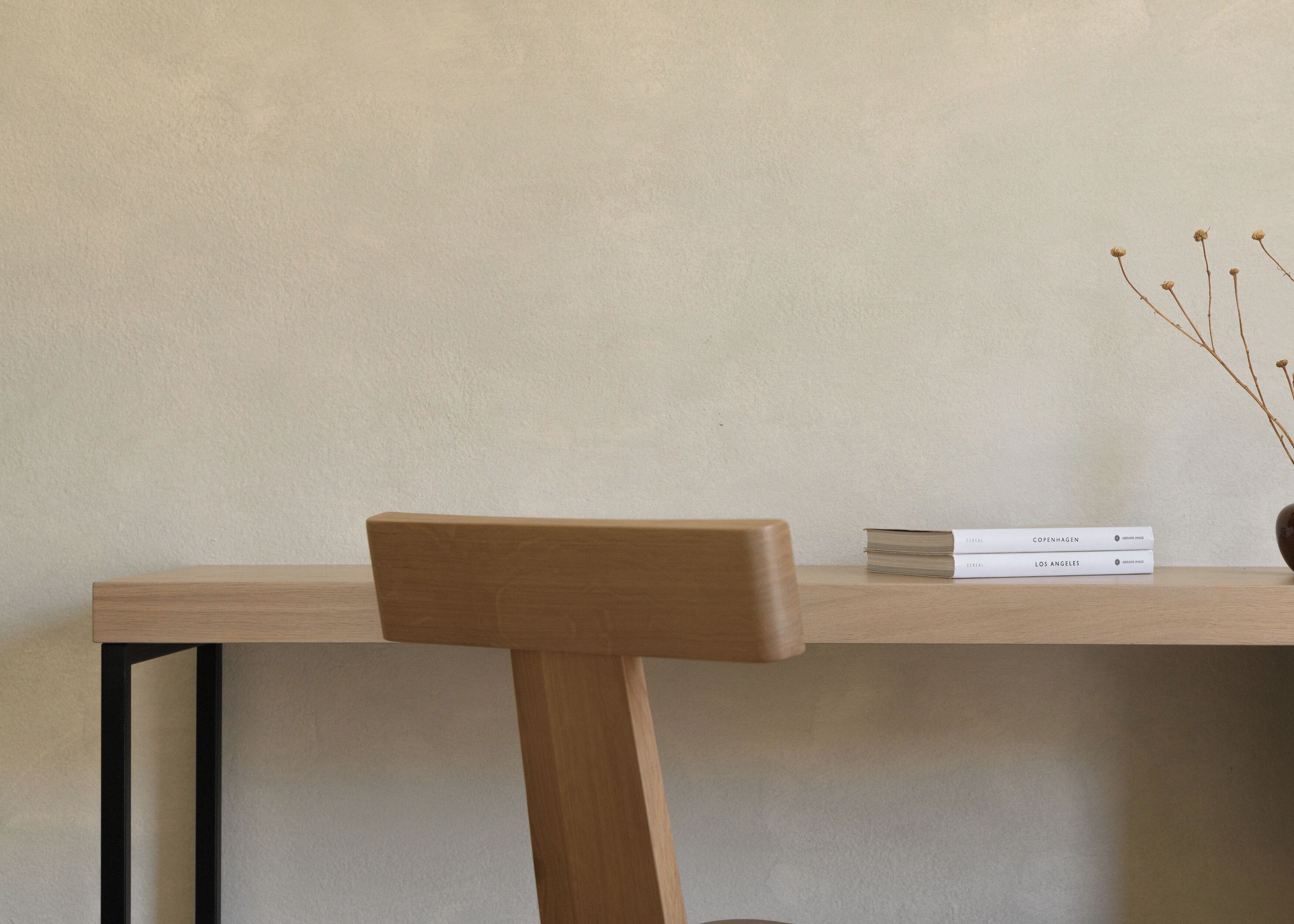 deluxe double room, non smoking, pool view | living area | flat-screen tv