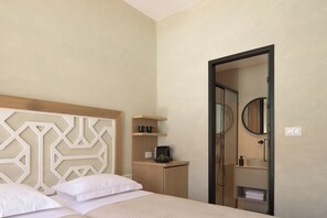 Deluxe-Doppelzimmer, Nichtraucher, Poolblick | Badezimmer