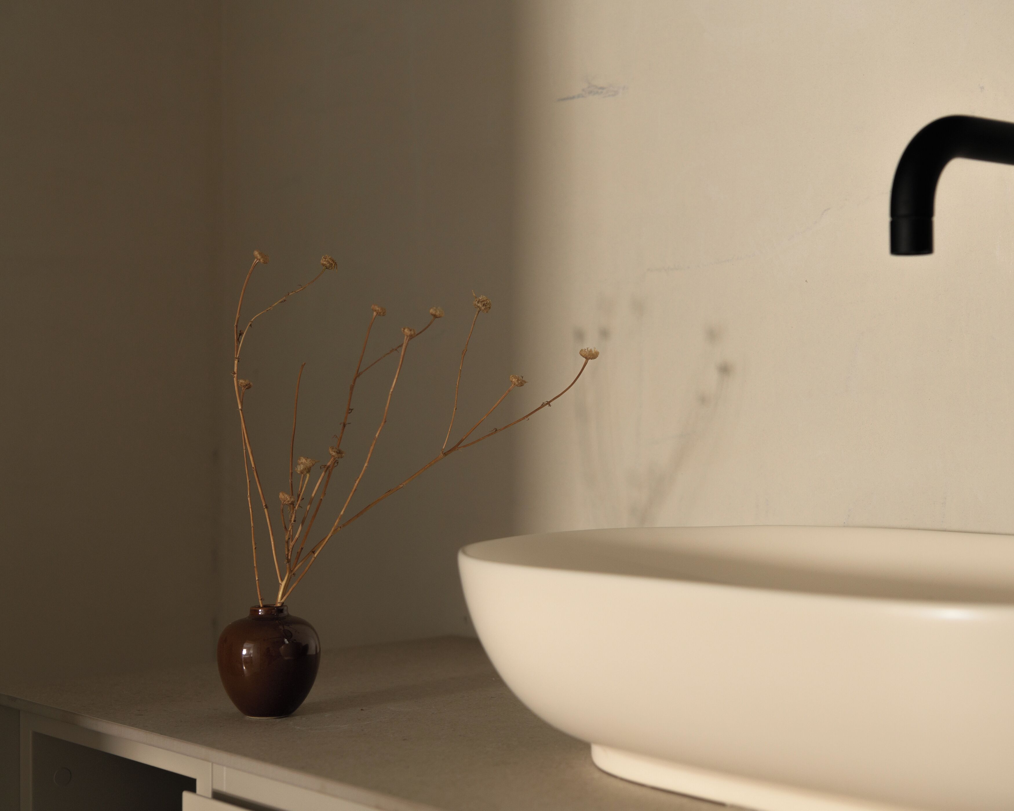 deluxe studio | bathroom | shower, free toiletries, hair dryer, towels