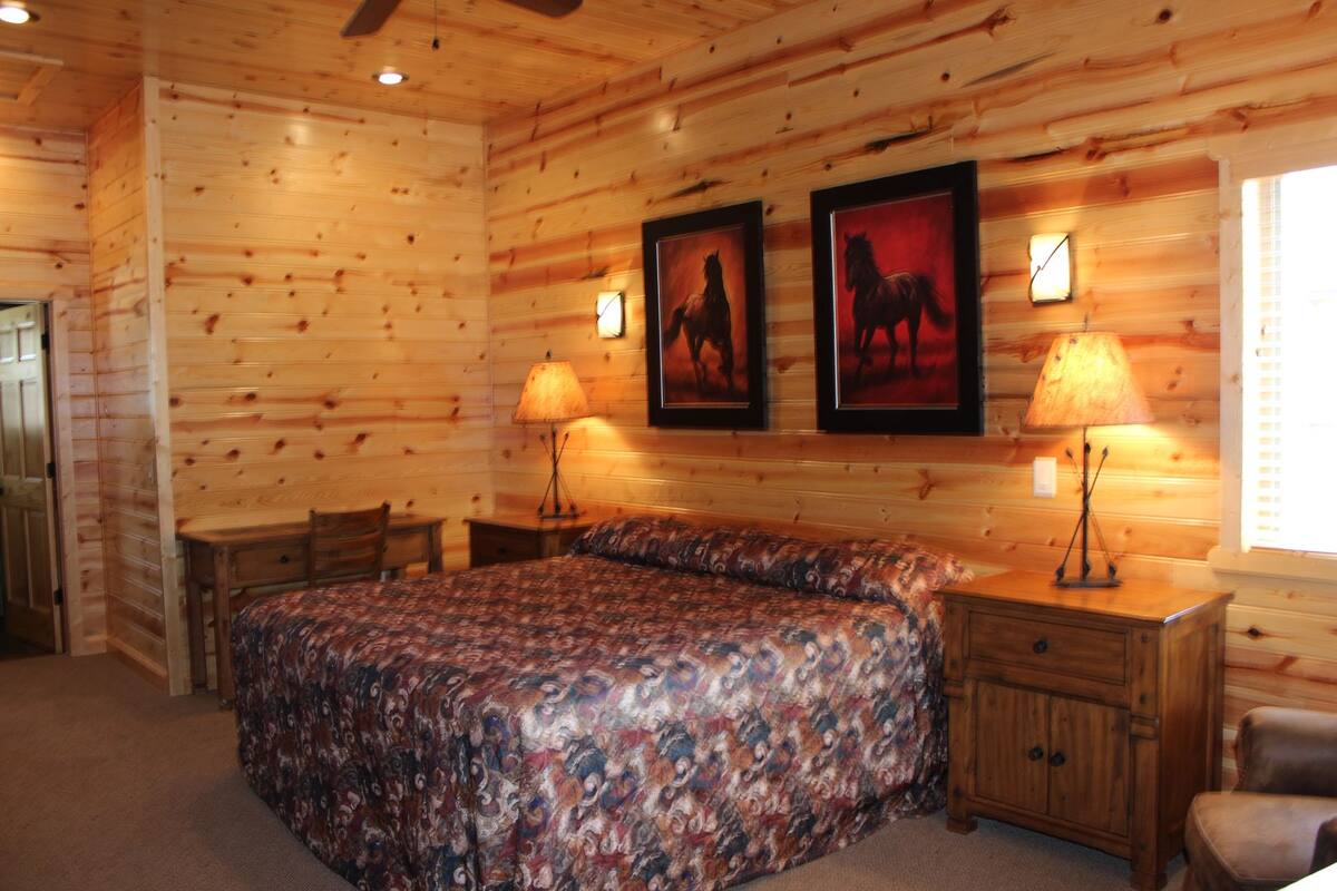 Suite estándar, 1 cama de matrimonio grande | Sistema de insonorización, wifi gratis, ropa de cama