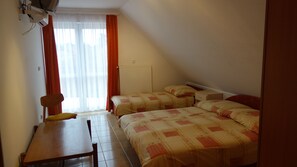 Apartemen Comfort, teras | Wi-Fi gratis dan seprai linen