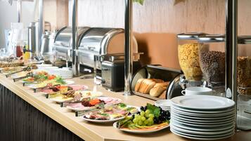 Ilmainen päivittäinen buffetaamiainen