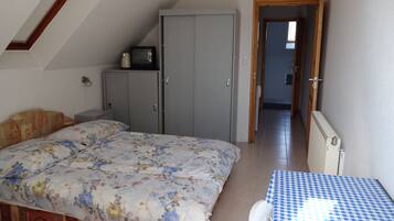 Design Apartment 1, Lanai | 1 bedroom, free WiFi, bed sheets