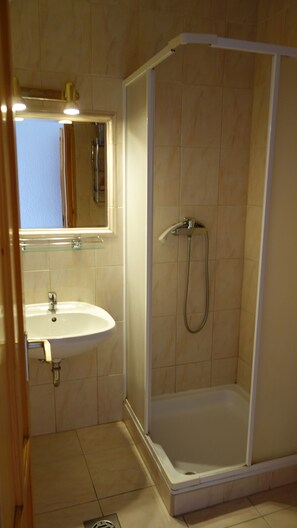 Dusche im Bad