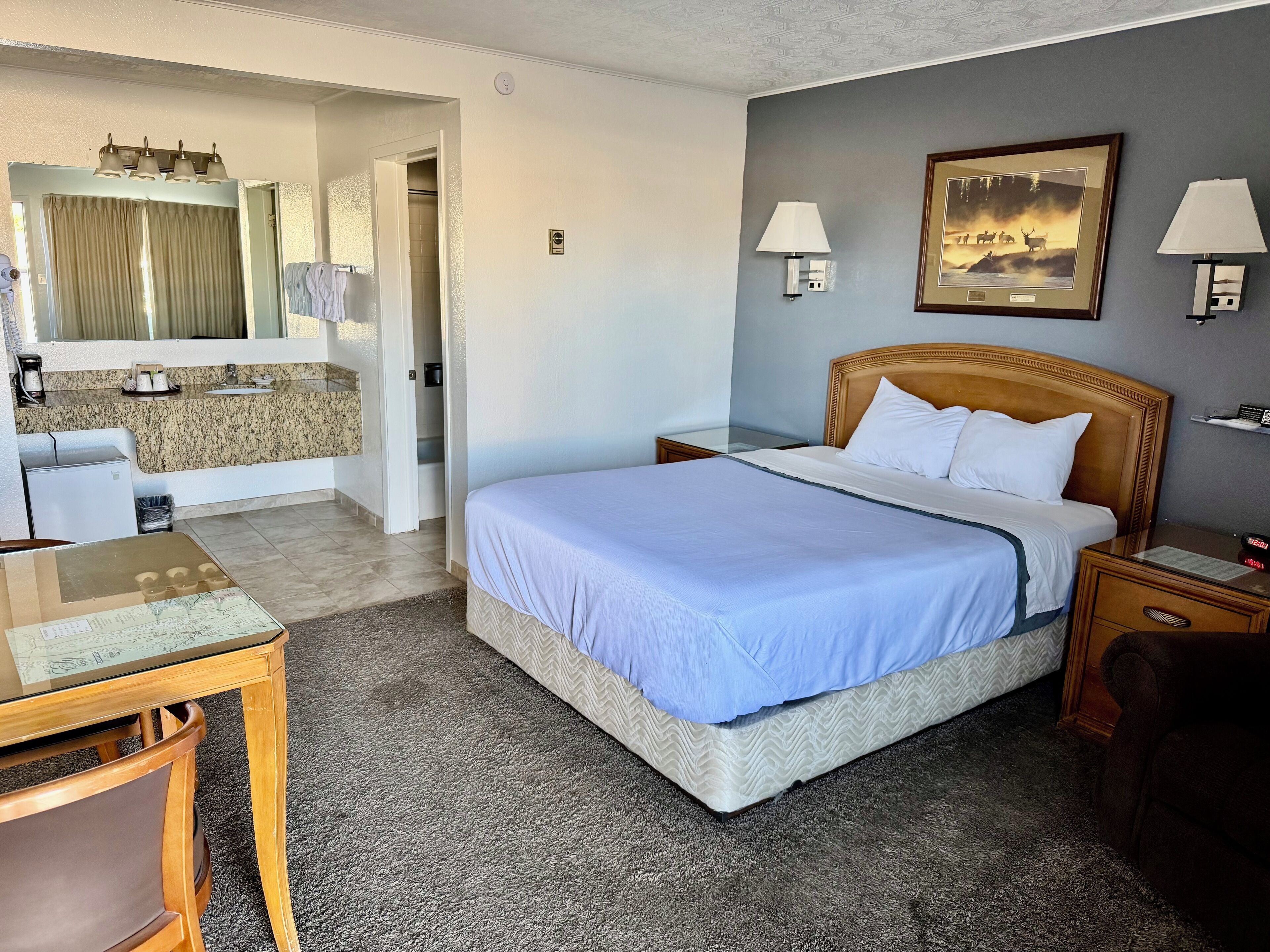 标准单人房, 1 张大床 | 办公桌、遮光窗帘、免费 WiFi、床单